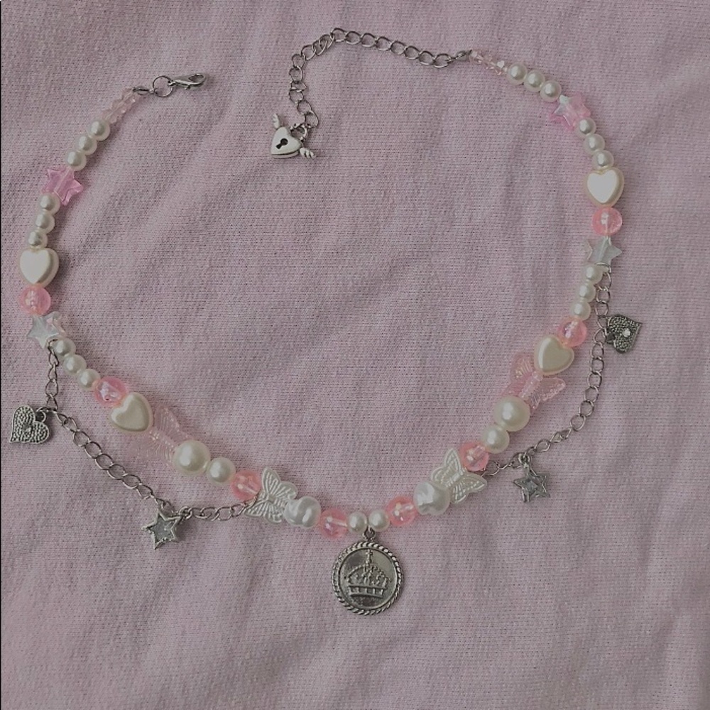 ~Long May She Reign Necklace~